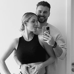 Alexander Hindersmann freut sich über Tritte in Babybauch!