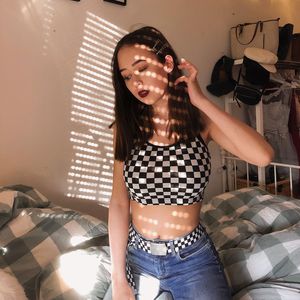 Von G auf C: TikTok-Star (19) ließ sich Brüste verkleinern