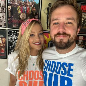 UK-"Love Island"-Moderatorin Laura Whitmores Baby ist da!