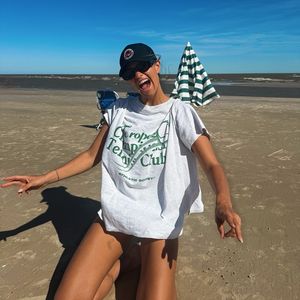 Laura Wontorra begeistert ihre Fans mit heißen Urlaubsfotos