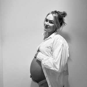 Laura Woods teilt intime Schwangerschafts-Fotos