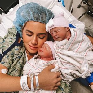 "Betet": Lauren Burnhams Zwillingsbaby bleibt im Krankenhaus