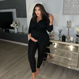 Nach Tod ihrer Tochter Lorena: Lauren Goodger zurück im Netz