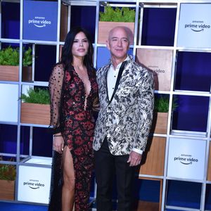 Amazon-Chef Jeff Bezos und seine Neue geben Red-Carpet-Debüt