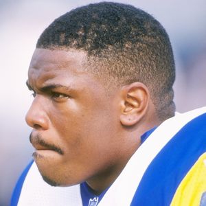 Nach Mord-Anklage: 40-jähriger Football-Star tot im Knast!