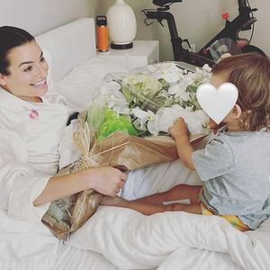 Total süß! Lea Michele bekommt Blumenstrauß von ihrem Sohn