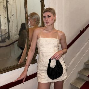 Darum ist GNTM-Siegerin Lea Oude so beliebt bei Designern!