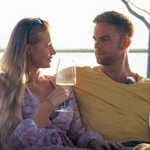 Wegen Fake-Lippen? Bachelor Basti schickt Leah nach Hause