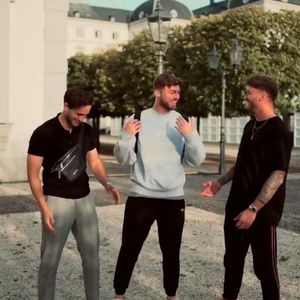 Keno Rüst voll verknallt: Leander und Niko freuen sich mit