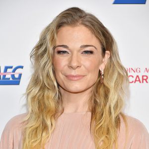 Mit Nacktbild: LeAnn Rimes zeigt offen ihre Schuppenflechte