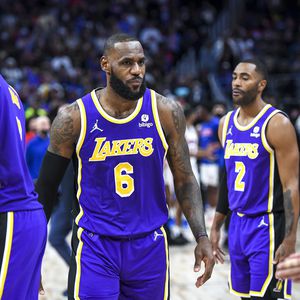 Strafe! LeBron James schlägt NBA-Gegenspieler ins Gesicht