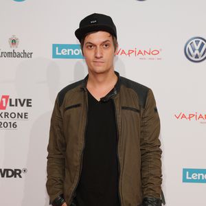 Nach 12 Jahren Beziehung: YouTuber LeFloid hat sich verlobt!
