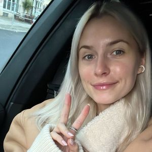 Ganz natürlich: Lena Gercke präsentiert sich ungeschminkt