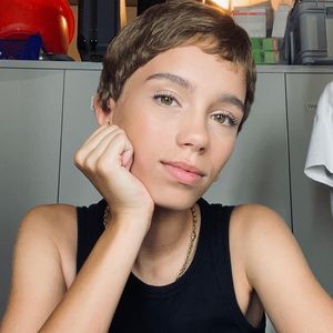 Kurzer brauner Pixie-Cut: Extrem-Umstyling bei Lena Mantler