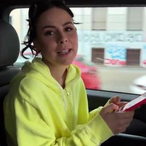 Nicht angeschnallt: Lena Meyer-Landrut kassiert Shitstorm