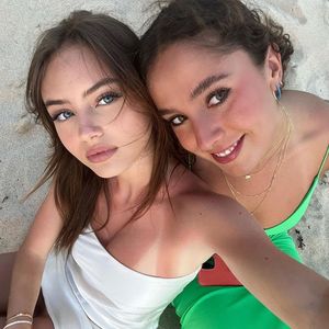 Sexy am Strand: Model Leni Klum begeistert ihre Fans im Netz