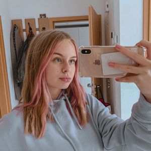 Trotz Färbe-Verbot: Dagis Schwester hat pinke Strähnchen!