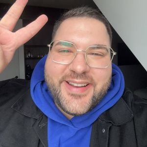 xskincare-Leon wird wegen seines Gewichts im Netz verspottet