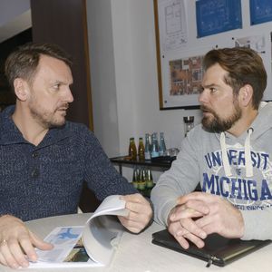 Bei GZSZ spitzt sich die Affäre zwischen Leon und Nina zu!