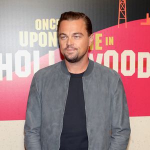 Kein Bock auf Bier: Chris Hemsworth von DiCaprio abserviert