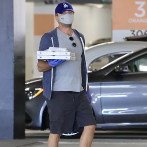 Herrlich normal: Leonardo DiCaprio holt Pizza beim Einkaufen