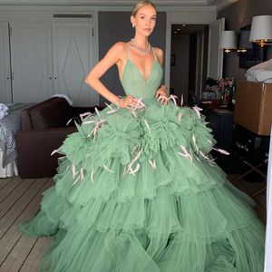 Pompöses Kleid: Bloggerin Leonie Hanne verzaubert Cannes