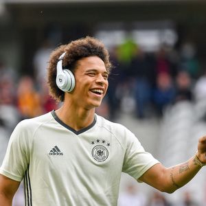 Zurück auf Schalke: EM-Debütant Leroy Sané hat ausgeurlaubt!