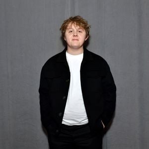 Wegen Tour-Pause: Lewis Capaldis Freundin sorgt sich um ihn
