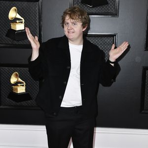 Trotz Fitnessplan: Lewis Capaldi hat sechs Kilo zugenommen!