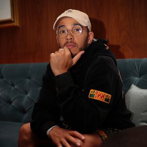 Hat Lewis Hamilton was mit Justin Biebers Ex-Flamme (20)?