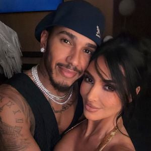 Verliebt: Kim Kardashian und Lewis knutschen vor Eiffelturm