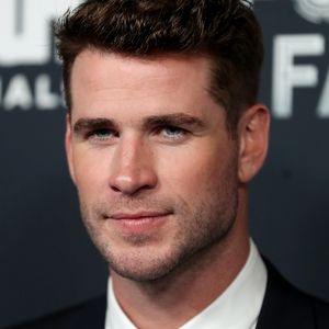 So bereitet sich Liam Hemsworth schon auf "The Witcher" vor!