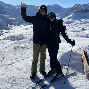Wie süß! Liam Hemsworth mit Freundin Gabriella im Ski-Urlaub
