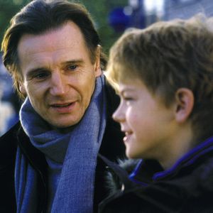 Liam Neeson und Thomas Brodie-Sangster in "Tatsächlich Liebe", 2003