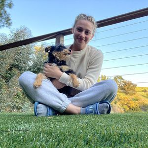 Nach Angriff: Lili Reinharts Hund geht es schon viel besser