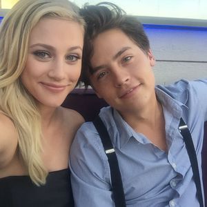 Sind Cole Sprouse und Lili Reinhart schon länger getrennt?