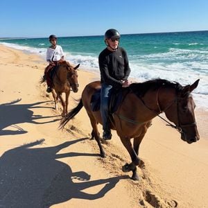 Sattel statt Schläger: Boris Becker reitet durch den Urlaub