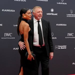 Boris Becker tanzt verliebt mit seiner Lilian beim Konzert