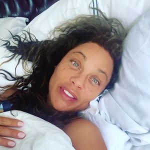 Ungeschminkt im Bett: Lilly Becker gratuliert sich selbst