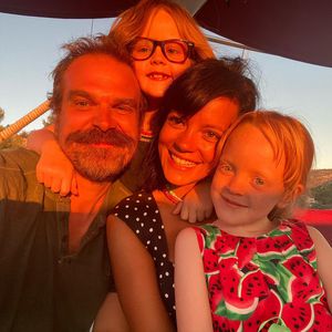 David Harbour und Lily Allen: Kids beschleunigten Hochzeit!