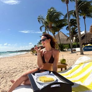 Lily James genießt Urlaub mit Freundinnen in Mexiko