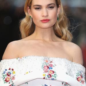 Sie versteckt sich: Erste Bilder von Lily James nach Skandal