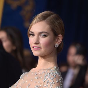 Monate nach Affären-Skandal: Erstes Statement von Lily James