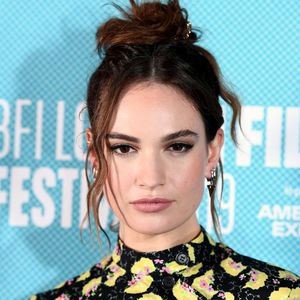 Lily James äußert sich erstmals zur Affäre mit Dominic West