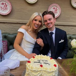 Lily Mackie und Jack Maynard geben Einblick in ihre Hochzeit