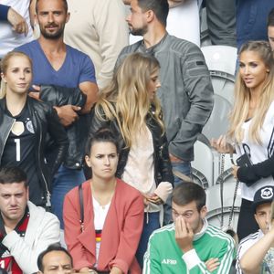 Nach Schürrle-Aus: Ann-Kathrin Brömmel & Montana noch BFF?