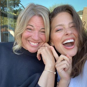 Ashley Graham freut sich auf ihren ersten Muttertag als Mama