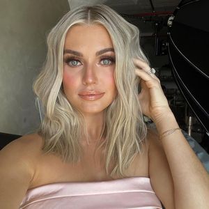 Lindsay Arnold teilt intime Einblicke nach Brustvergrößerung