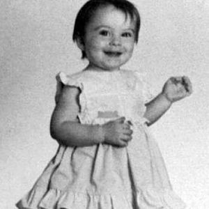 Dieses süße Mädchen feiert heute schon seinen 34. Geburtstag