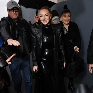 Nach Babyglück: Lindsay Lohan glänzt bei Paris Fashion Week